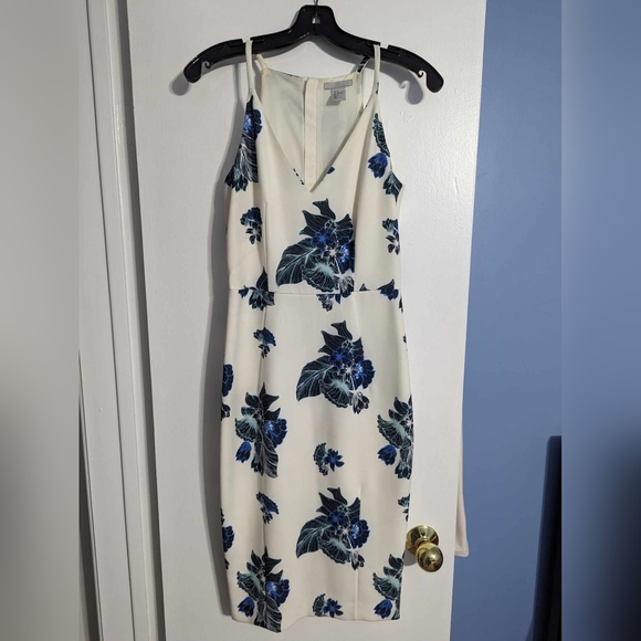 H&M Dresses & Skirts - H&M Blue Floral Dress , Spaghetti straps, Zipper Back, Size 6, like new.
